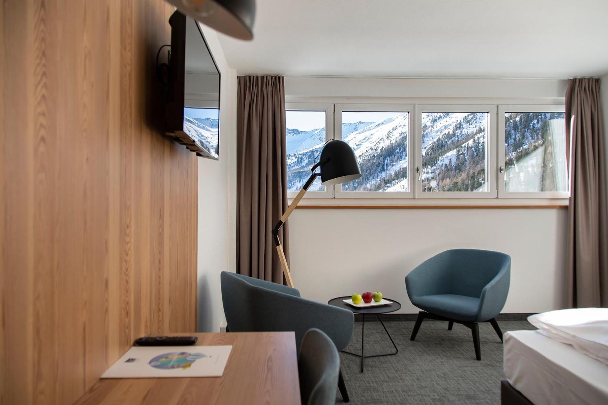 Blu Hotel Senales Zirm-Cristal Maso Corto Room photo