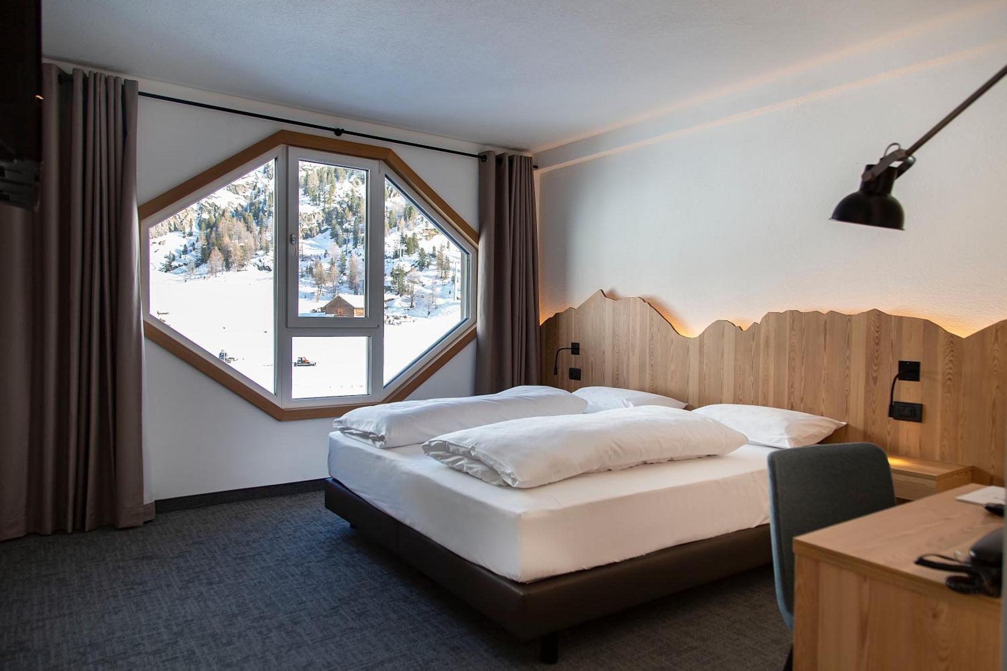 Blu Hotel Senales Zirm-Cristal Maso Corto Room photo